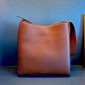 Love&lore EVERYWHERE HOBO TOTE byLove & Lore